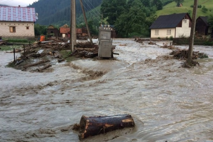 Sel nəticəsində dağılan evləri bu qurum tikəcək | FED.az
