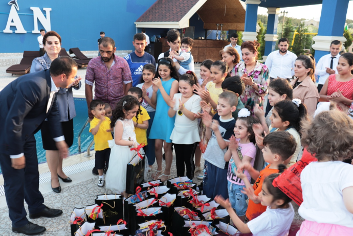 Naftalanda şəhid və qazilərin uşaqlarının bayramı - Qeyd Olundu | FED.az