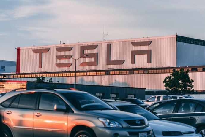 “Tesla” dünyanın ən populyar - Avtomobil Markası Olub | FED.az