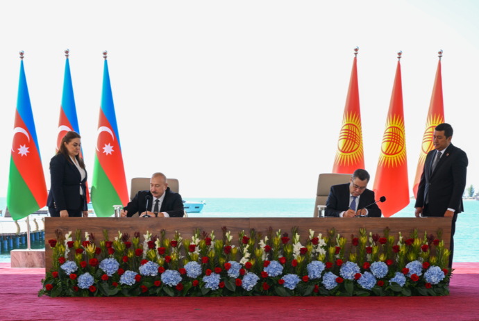 Azərbaycan ilə Qırğızıstan arasında imzalanmış sənədlər mübadilə edilib | FED.az