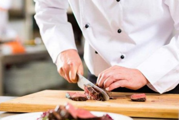 Nazir: "Bir aşpazı 1500 manata hazırlamaq mümkün deyil" | FED.az