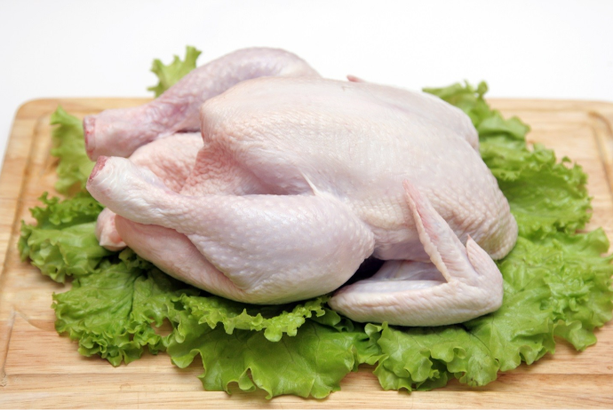 Ящур повлиял на рынок: домашняя птица резко подорожала | FED.az