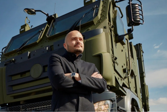 33 yaşlı iş adamı Ukraynaya silah satmaqla - 37 MİLYARD TOPLADI - SİLAH BARONU | FED.az