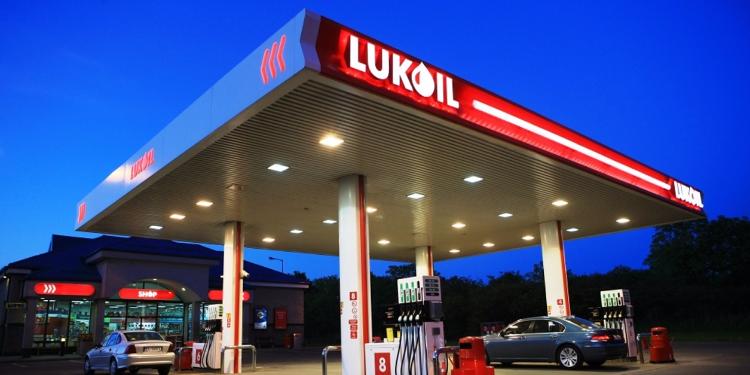 "Lukoil" yanacaqdoldurma şəbəkəsinin 30%-ini satır | FED.az