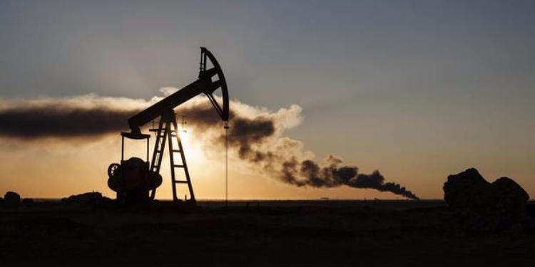 Rusiya gündəlik neft hasilatını 200 min barel azaldıb | FED.az