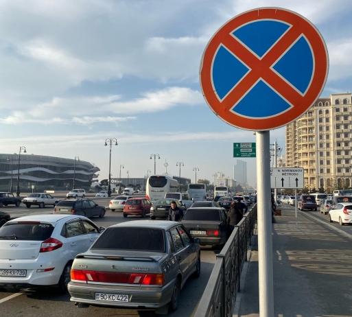 Bakıda daha bir ərazidə parklanma qadağan edildi - KAMERALAR İŞƏ DÜŞÜR, BNA-DAN XƏBƏRDARLIQ | FED.az