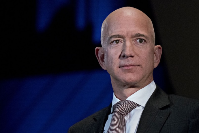 Ceff Bezos "Amazon"un - Baş Direktoru Vəzifəsindən Gedib | FED.az