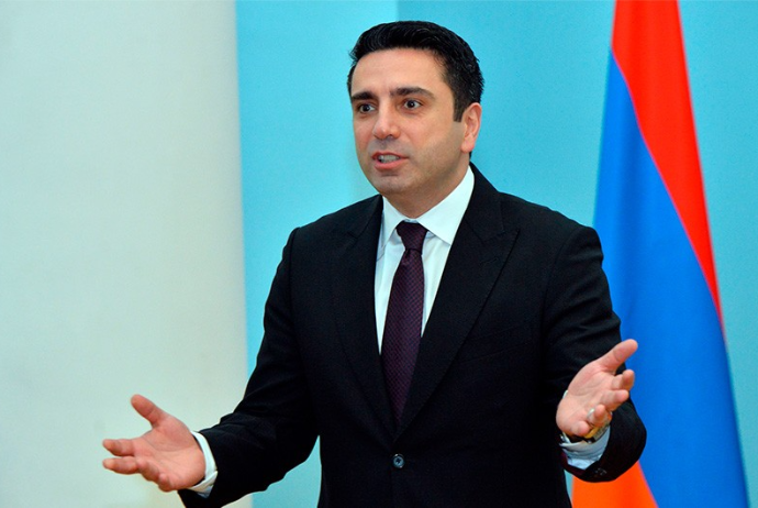 Erməni spiker: "Mağazalarımızda Azərbaycan malları satılacaq" | FED.az