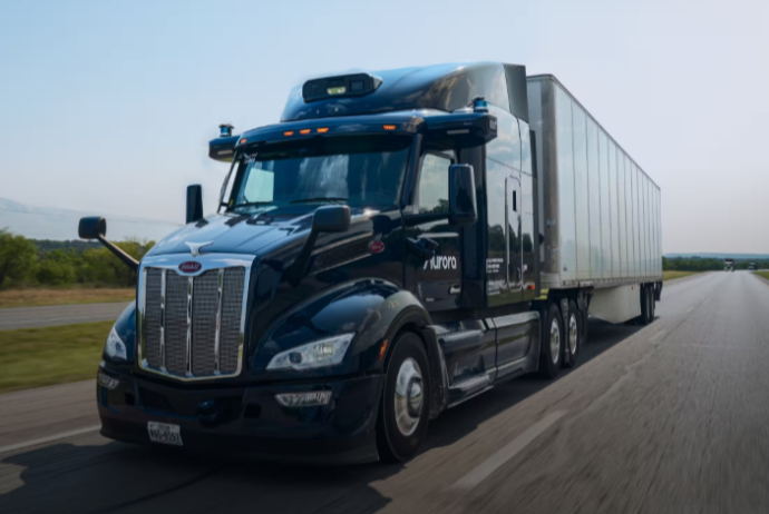 TIR sürücülərinə xoşagəlməz yenilik – Sürücüsüz TIR-lar gündə 1600 km gedə bilir | FED.az