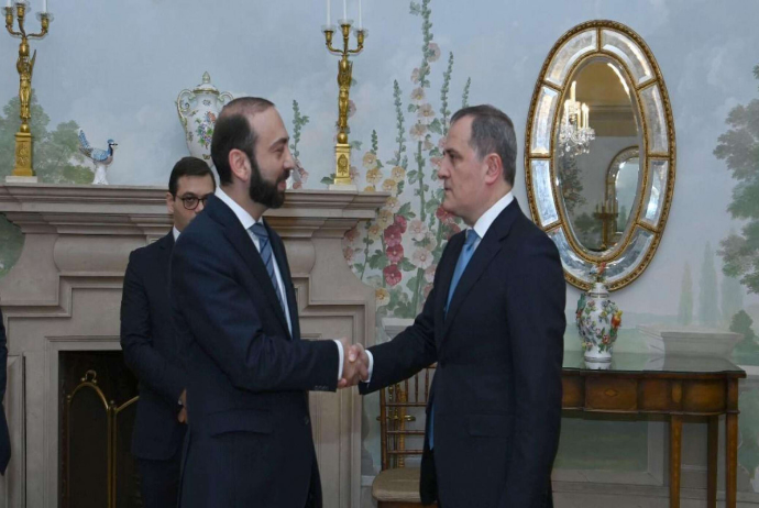 Bayramov və Mirzoyan Nyu-Yorkda görüşüb | FED.az