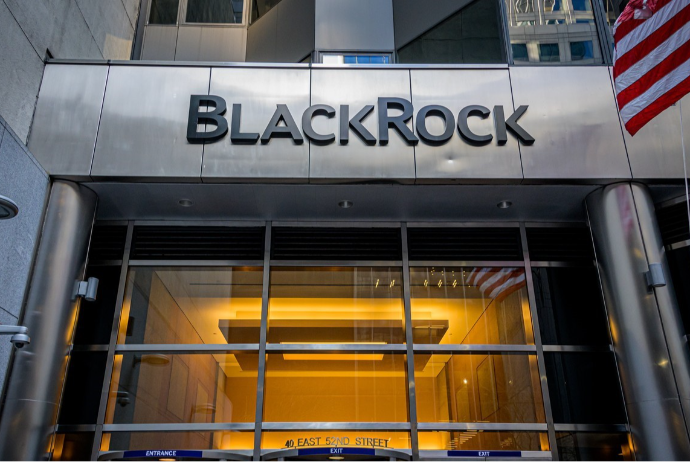 «BlackRock» və «Blackstone»da likvidlik qıtlığı – PUL ÇIXARMAĞA QADAĞA QOYDU 