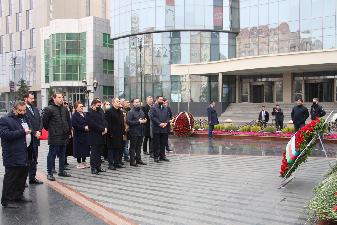 “Azərsığorta” Dövlət Sığorta Şirkətinin əməkdaşları Xocalı soyqırımı abidəsini ziyarət edib – FOTOLAR | FED.az