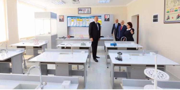 Президент Ильхам Алиев ознакомился с условиями, созданными в школах № 229 и № 109 Низаминского района в Баку после капитального ремонта | FED.az