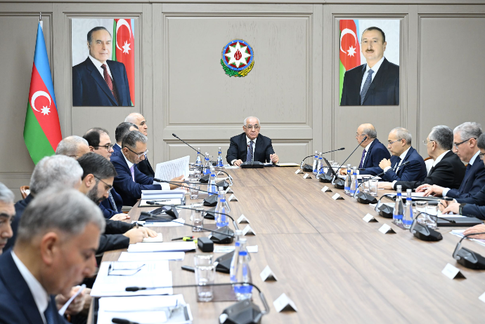 Xəzərdəki köhnə neft quyuları və estakadalar – LƏĞV EDİLƏCƏK – ƏLİ ƏSƏDOV İCLAS KEÇİRDİ - FOTOLAR