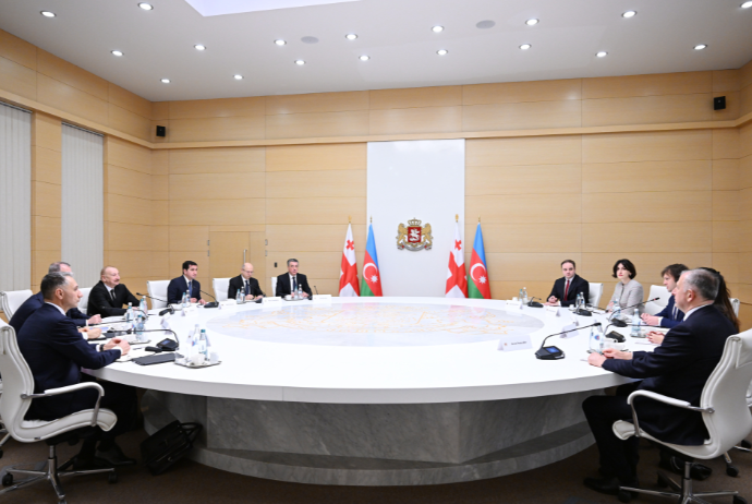 İlham Əliyevin İrakli Kobaxidze ilə geniş tərkibdə görüşü olub - FOTOLAR | FED.az