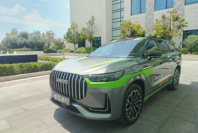 Azərbaycanda ilk dəfə 30 gün, 30 000 km və 7/24 davamlı sürüş testi – “Limitless Drive” layihəsi başladı! | FED.az