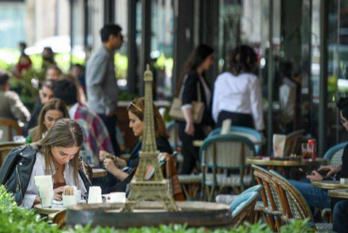 Türkiyədə kafe-restoranlarda iş saatı - MƏHDUDİYYƏTİ GÖTÜRÜLDÜ | FED.az