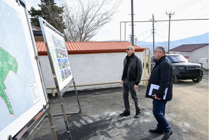 İlham Əliyev Ağdərənin Çapar kəndində görülmüş işlərlə tanış olub - FOTOLAR | FED.az