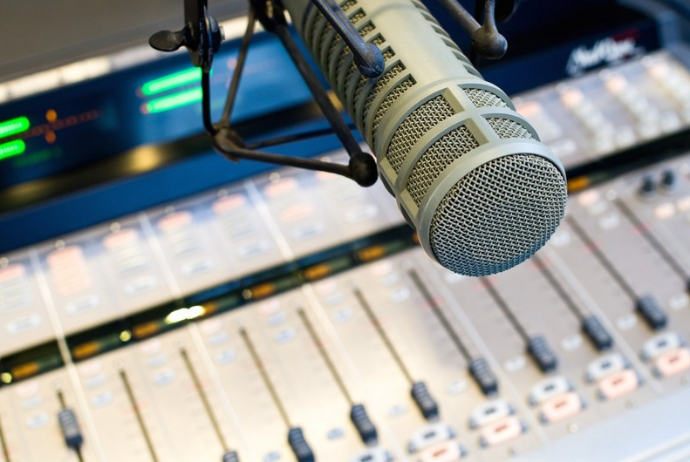 Azərbaycanda yeni radio açıldı | FED.az
