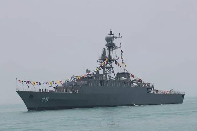 İran gəmisi sualtı qayıq hücumuna məruz qaldı - 100-dən çox itkin var | FED.az