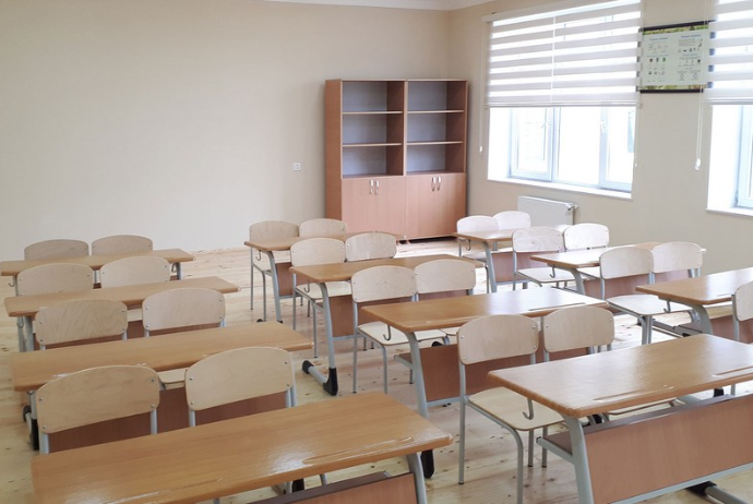 В Азербайджане более 100 школ закроются, ученики перейдут на дистанционное обучение | FED.az