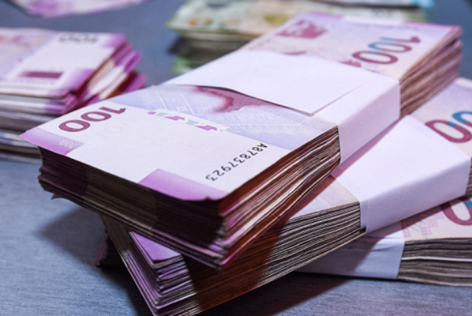 Dövlət büdcəsinin gəlirləri proqnozu 780,2 milyon manat üstələyib | FED.az