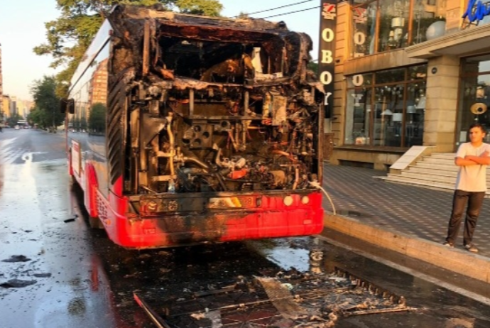 BNA-dan bu gün yanan “BakuBus”la bağlı - Açıqlama | FED.az