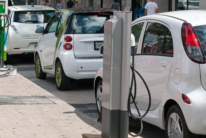 Elektromobillərin doldurucularının idxalı və satışı daha 2 il ƏDV-dən azad edilir | FED.az