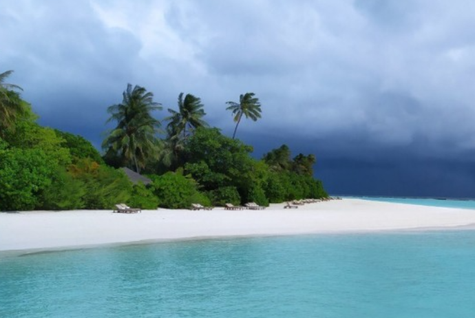Реальная жизнь на Мальдивах, или Почему я пожалела о переезде на райский остров | FED.az