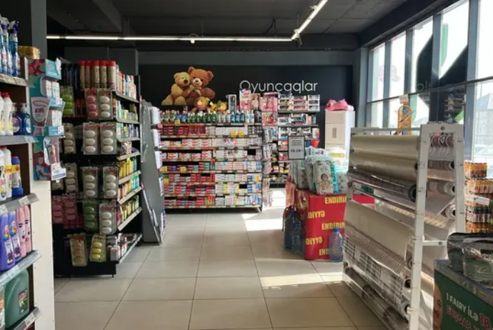 Market kimi istifadə olunan bina 1,15 milyon manata satışa çıxarılır | FED.az