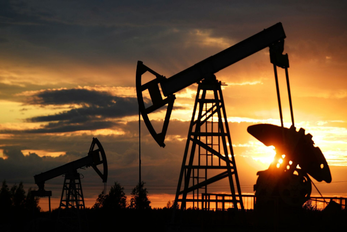 “Brent” neftinin qiyməti 77 dollardan aşağı enib | FED.az