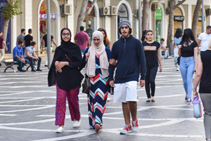 Əcnəbilərə verilən iş icazələrinin sayı məlum olub | FED.az