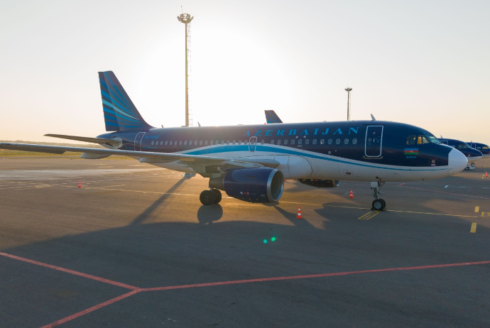 Azerbaijan Airlines пополнила свой флот четвёртым самолётом с начала года | FED.az