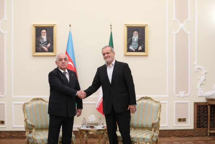 Əli Əsədov Tehranda İran Prezidenti ilə görüşüb | FED.az