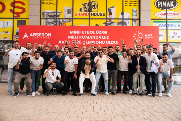 İkiqat qitə çempionları sponsor və azarkeşləri ilə görüşüblər - FOTOLAR | FED.az