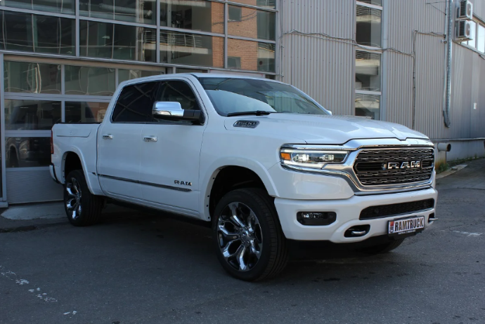 На каких машинах ездят в США. Пикап RAM 1500 | FED.az