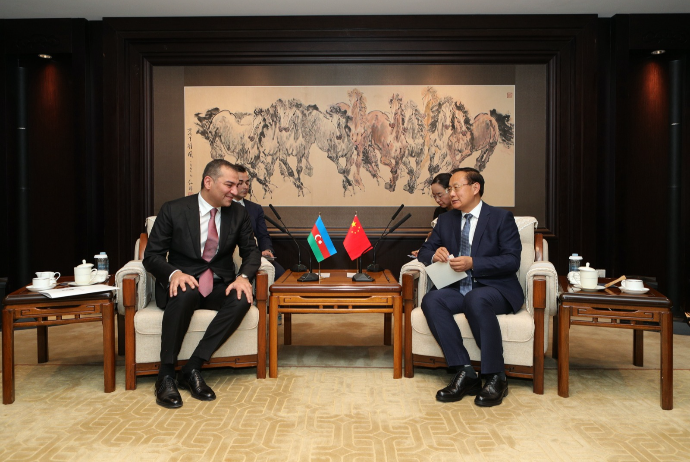 Azərbaycan və Çin arasında turizm əlaqələrinin  inkişaf istiqamətləri müzakirə olunub | FED.az