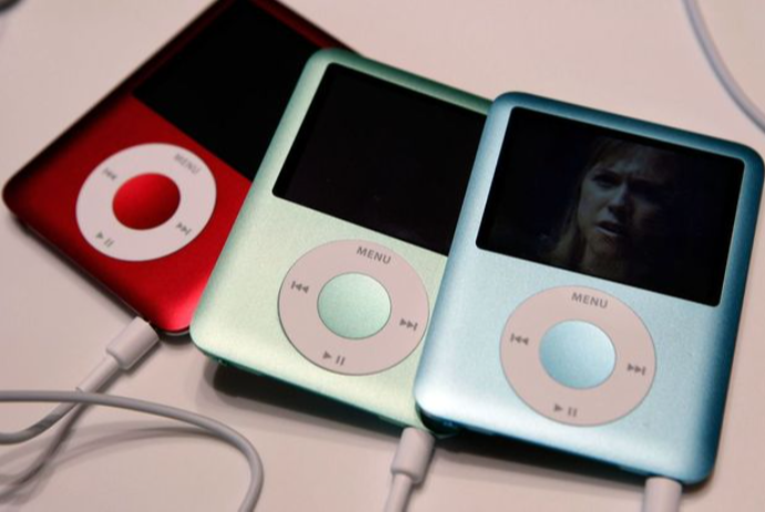 “Apple” “iPod”ların istehsalı və satışını - DAYANDIRIR | FED.az