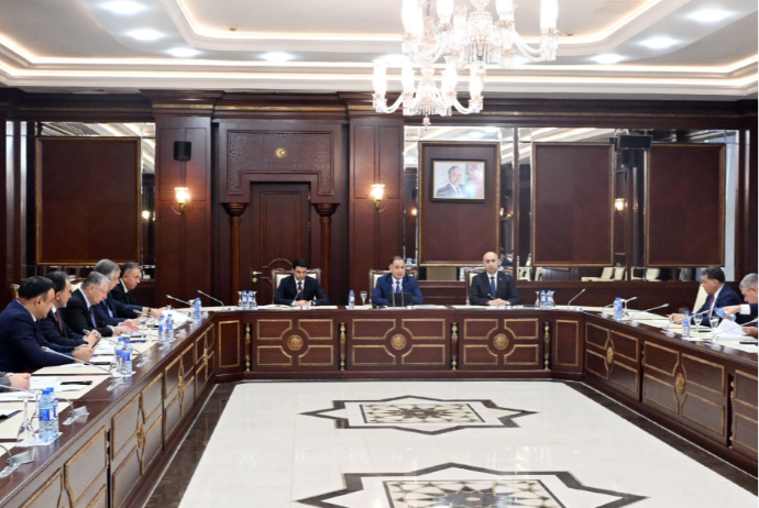 6 məsələ plenar iclasa tövsiyə edildi | FED.az