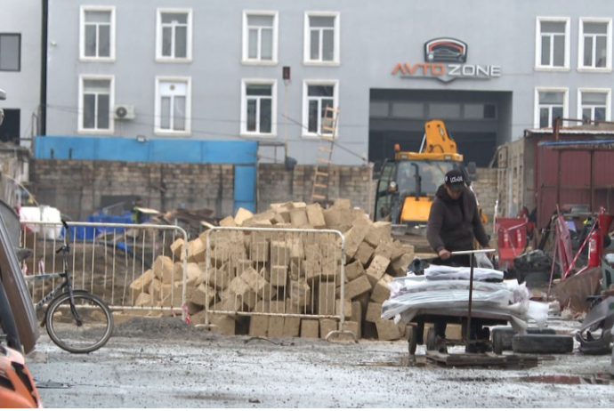 Bakıda daha bir bazar - SÖKÜLÜR - VİDEO | FED.az