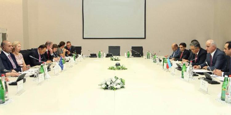 Обсуждены экономические отношения Азербайджана с Европейским Союзом | FED.az