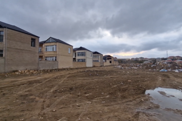 Masazırda gölü qurudaraq yerində həyət evləri tikiblər - VİDEO | FED.az