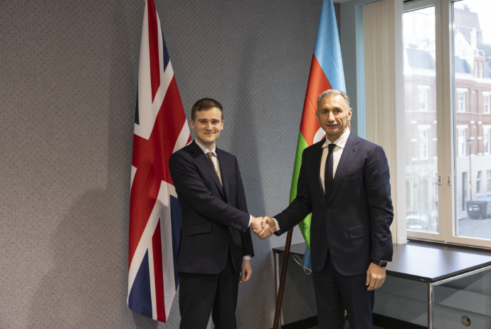 Azərbaycanla Böyük Britaniya arasında uçuşların sayı artırıla bilər | FED.az