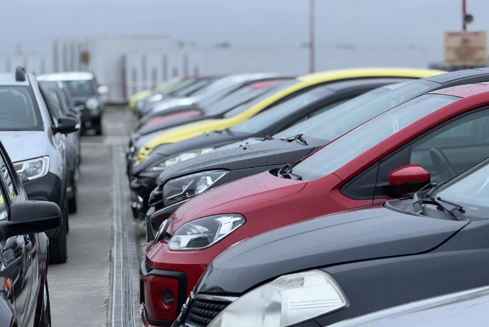 Azərbaycanda ötən il orta hesabla günə 338 avtomobil gətirilib - İDXAL 34% ARTIB | FED.az