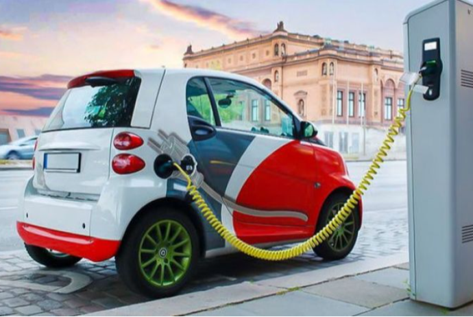 Azərbaycanda avtokreditlərin 65 %-i elektrik və hibrid avtomobillərinə verilib | FED.az