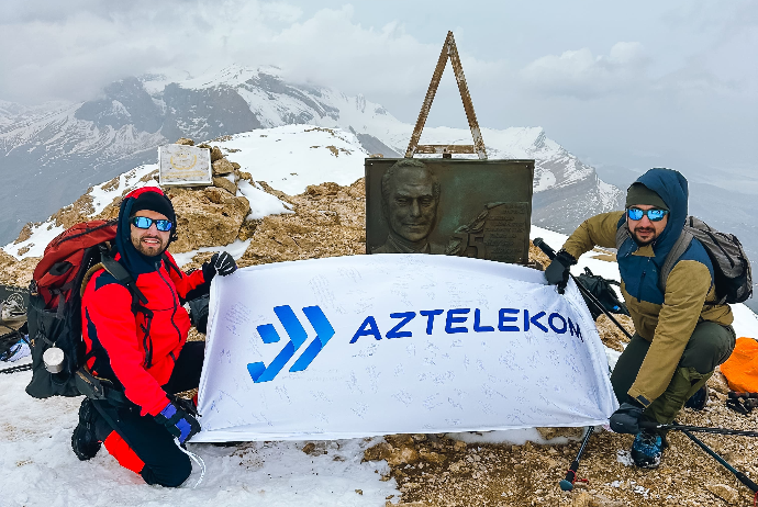 “Aztelekom” bayrağı Heydər Əliyev zirvəsində - DALĞALANDI | FED.az