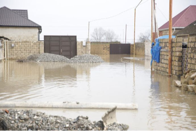 Leysan, sel, yanğın zamanı evə dəyən - ZƏRƏRİ KİM ÖDƏMƏLİDİR?  | FED.az