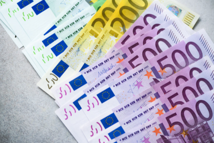 Названы страны ЕС с самыми быстрорастущими зарплатами | FED.az