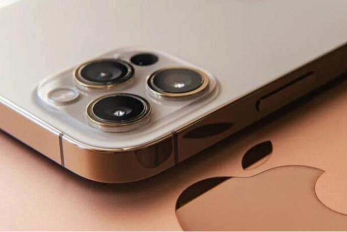 Tramp “Apple” şirkətindən “iPhone” istehsalını ABŞ-a köçürməyi tələb edib | FED.az