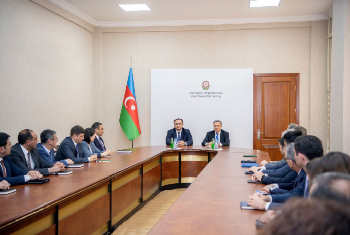 Azərbaycanın yeni kənd təsərrüfatı naziri kollektivə təqdim olunub - FOTO | FED.az